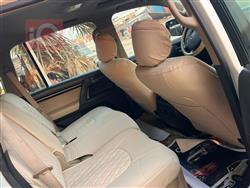 تۆیۆتا لاند کروزەر